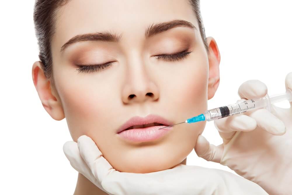 mulher fazendo botox Procedimento botox