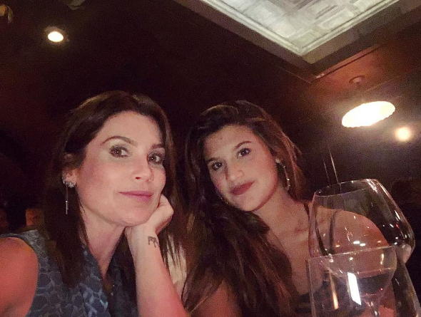 Flávia Alessandra e Giulia Costa
